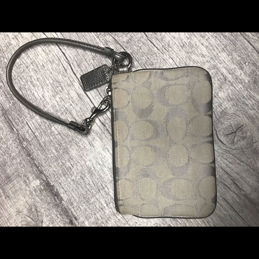 COACH GRAY WRISTLET